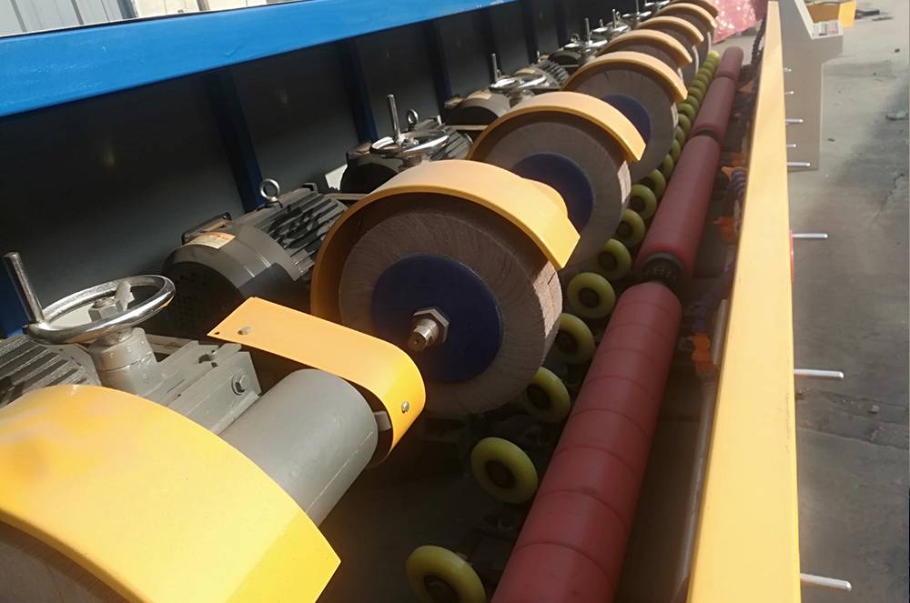 Pipe buffing machines