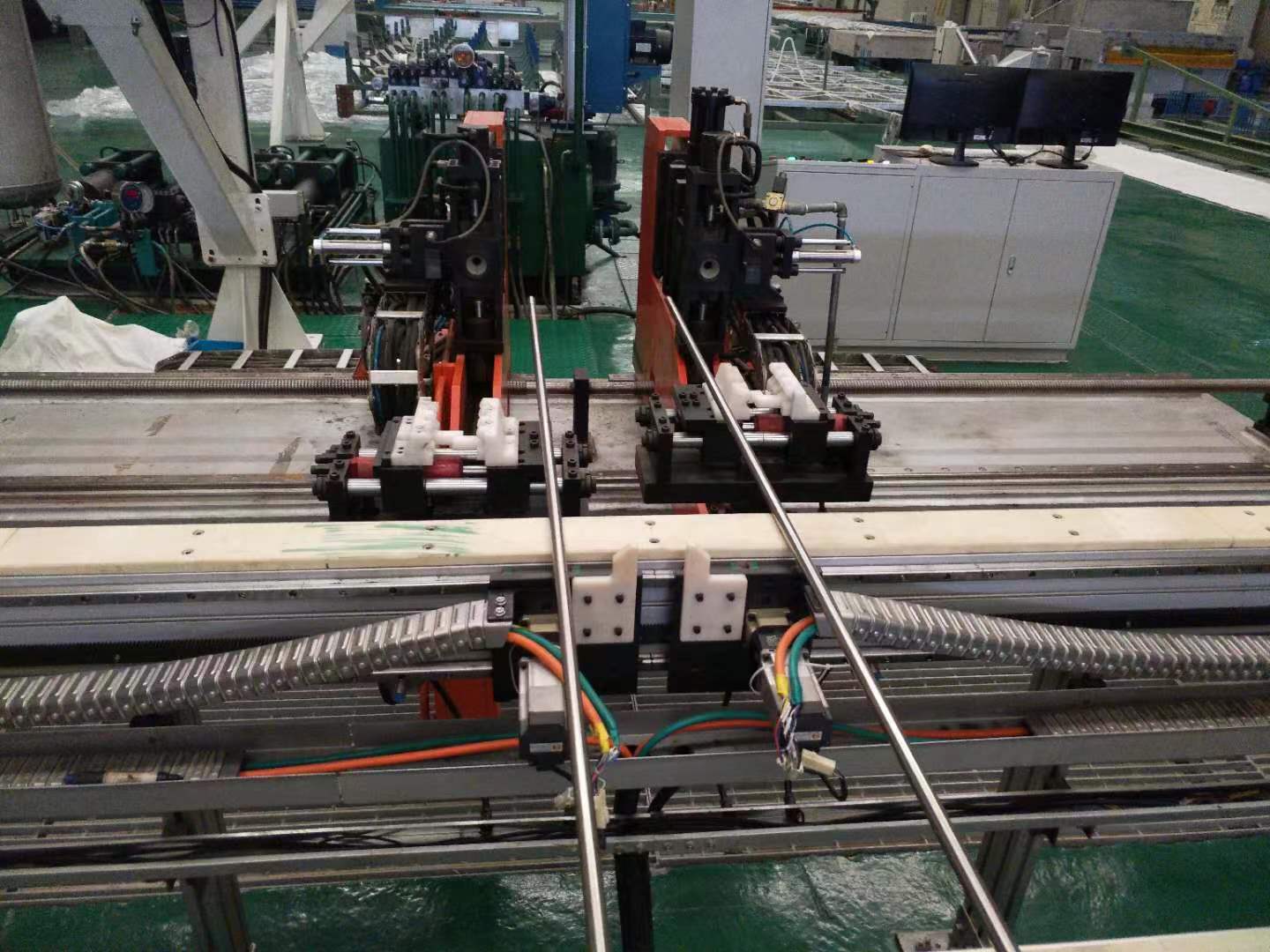 Pipe pressure testing machine